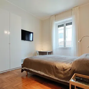 https://downtown-apartment-merlo.it-lombardy.com